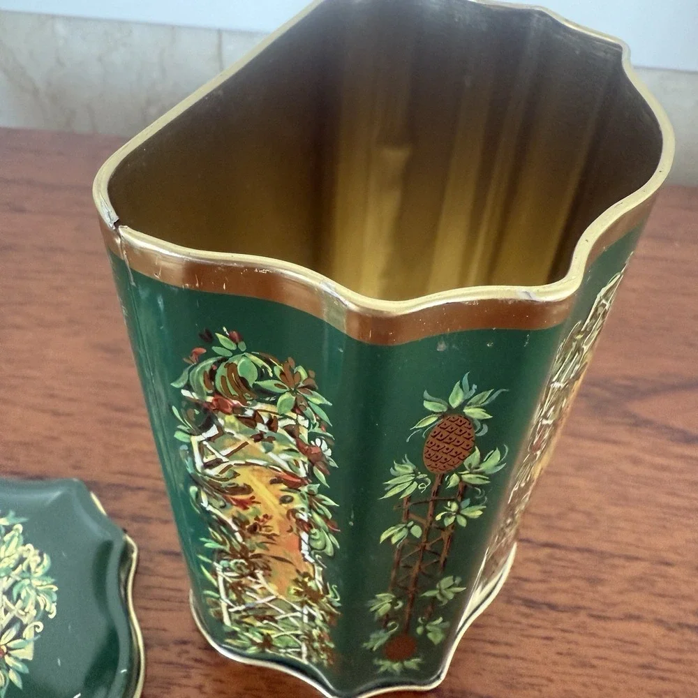 AVON Christmas Tin Canister empty Made in England 1981 Green Christmas Scene VTG